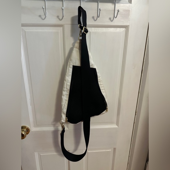 Canvelle original crossbody sling bag - Picture 3 of 7